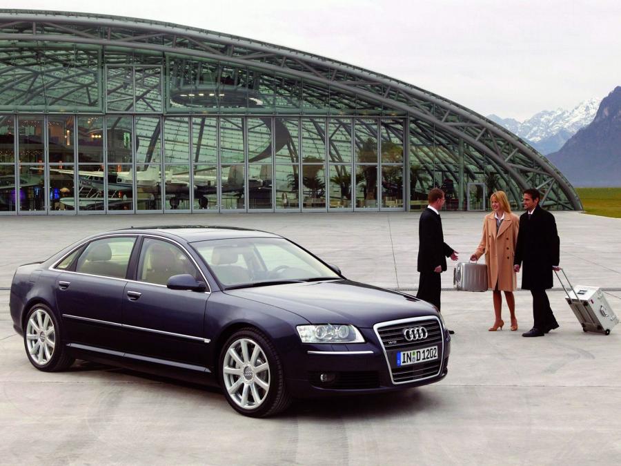  Audi A8 L 6.0 Quattro (D3) 2005 года  (фото 10 из 21)